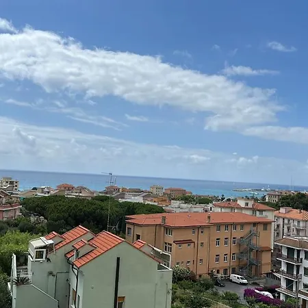 Liguria Terrazza Sul Mare *
