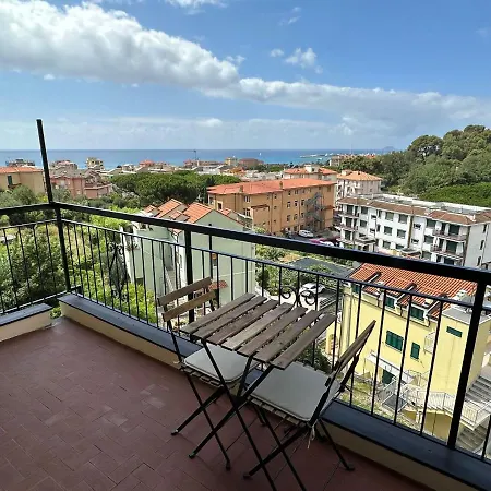 Liguria Terrazza Sul Mare *